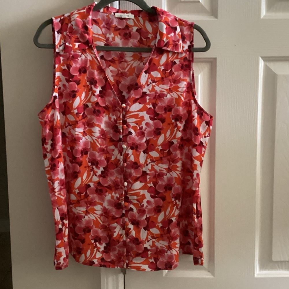 Pleione Floral Sleeveless Blouse - Red and Pink